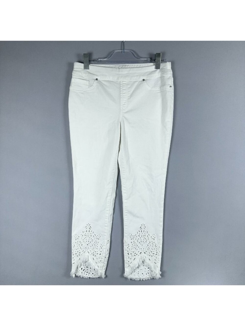 Chicos Jeggings Ankle Jeans Size 6 Regular Mid Rise Skinny Eyelet Raw Hem Pullon